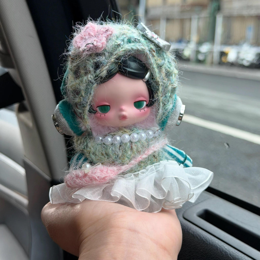 Handmade Fairycore Mohair Doll Outfit 4-Piece Set – Triangle Scarf, Lace Collar, Pink Pearl Bag & Bracelet for