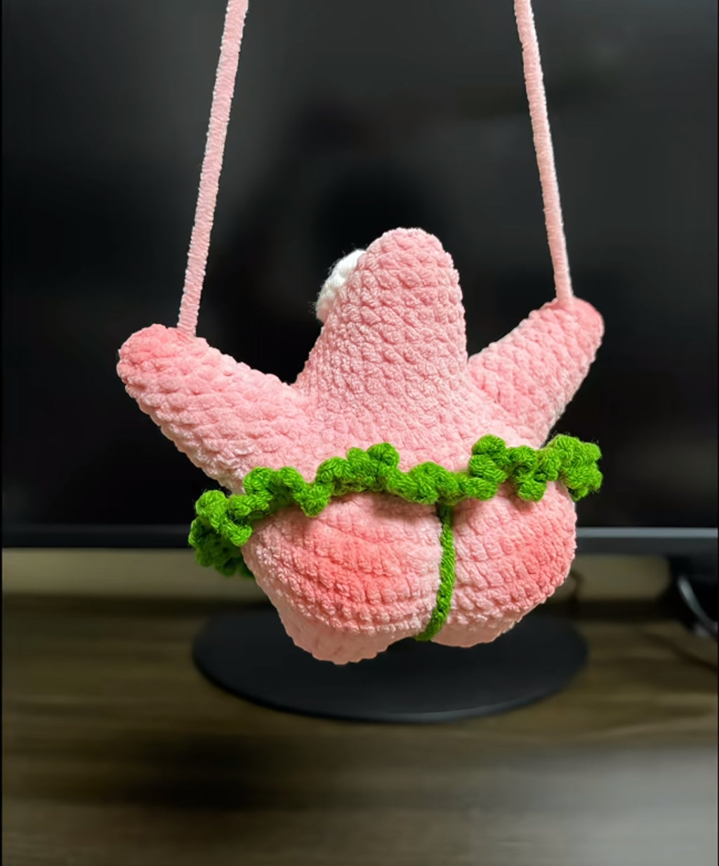 Handmade Crochet Patrick Star Keychain Charm, Funny Cute Amigurumi Bag Charm, Soft Knitted Kawaii Pendant, Novelty Gift