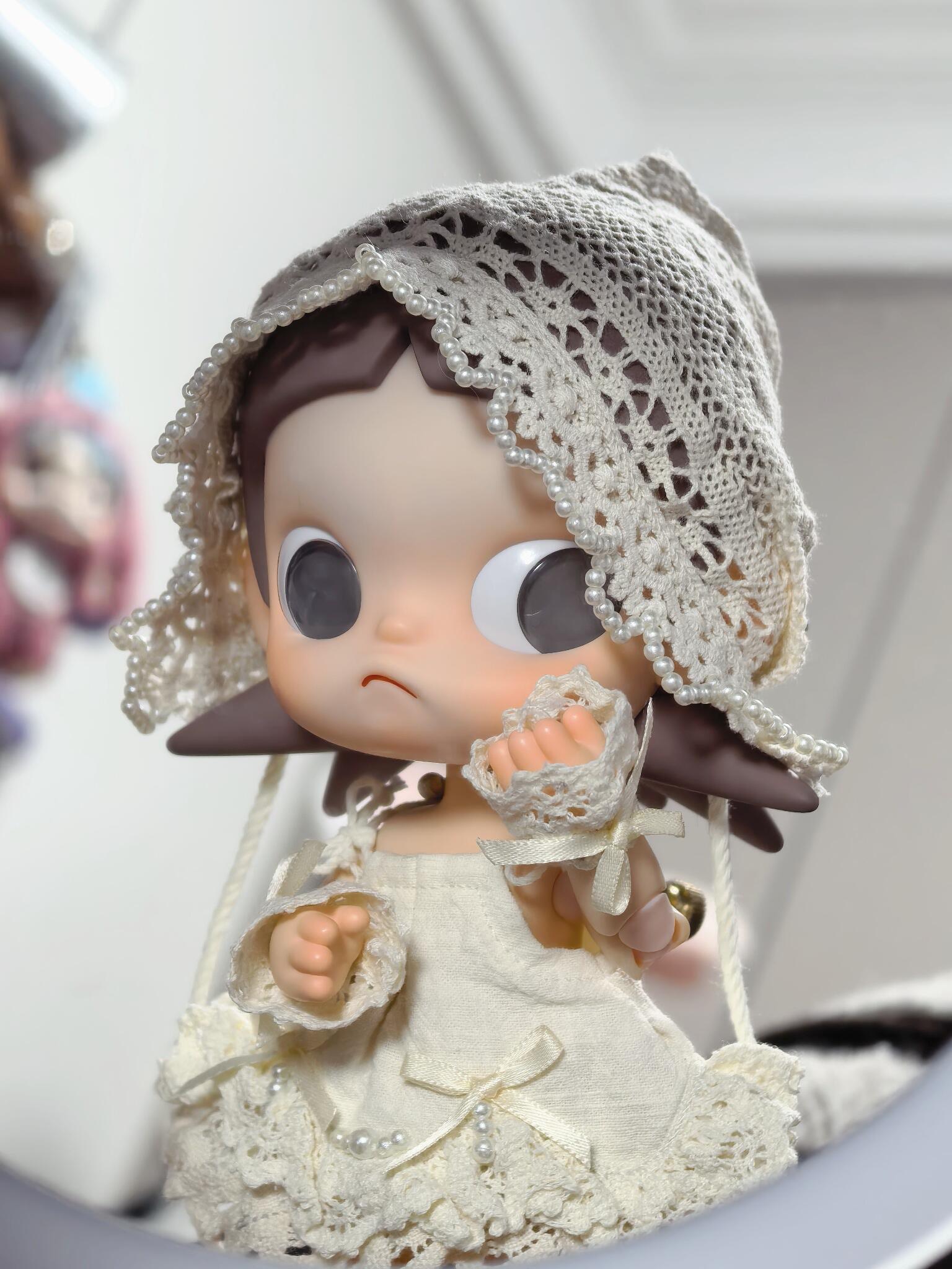 Handmade Lace Lolita Dress Set for 20cm Art Toy Doll – Ivory Cotton Bonnet Hat & Lace Sleeve Cuffs Outfit for Big-Head Designer Dolls