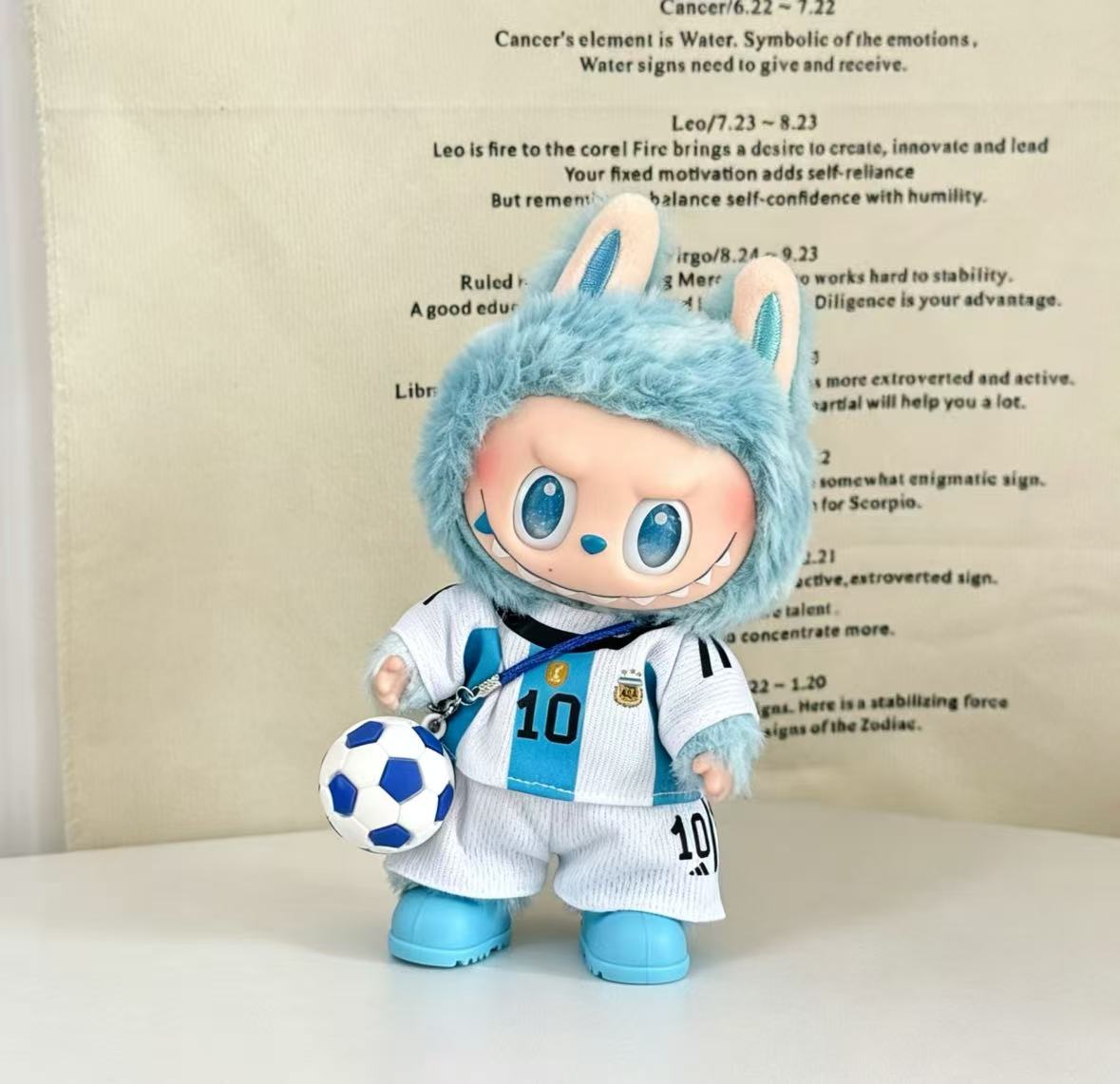 Designed for 17cm art toy dolls. Fits most big-ears designer vinyl dolls, compatible with popular collectible figures from brands like Pop Mart.
